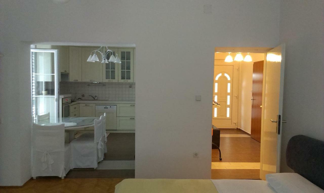 Apartmani Piculo Примоштен Экстерьер фото